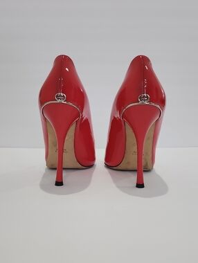 Gucci Patent Leather Peep Toe Heels (SZ 37)